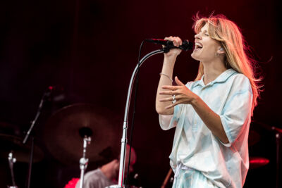 Emma Bale @ Beach Festival Nieuwpoort 2025, picture 13, photographed by Marc Verdonck - FrontView Magazine