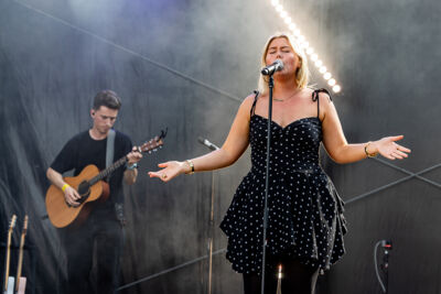Maxine @ Beach Festival Nieuwpoort 2025, picture 7, photographed by Marc Verdonck - FrontView Magazine