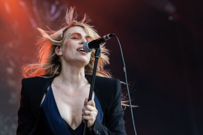 Natasha Bedingfield @ Beach Festival Nieuwpoort 2025, picture 5, photographed by Marc Verdonck - FrontView Magazine