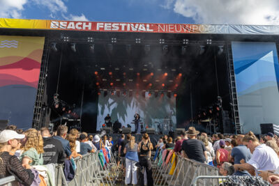 Natasha Bedingfield @ Beach Festival Nieuwpoort 2025, picture 15, photographed by Marc Verdonck - FrontView Magazine