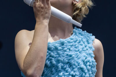 Pommelien Thijs @ Beach Festival Nieuwpoort 2025, picture 6, photographed by Marc Verdonck - FrontView Magazine