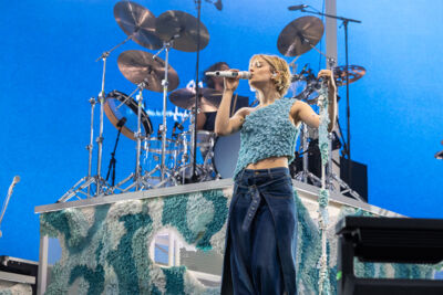 Pommelien Thijs @ Beach Festival Nieuwpoort 2025, picture 18, photographed by Marc Verdonck - FrontView Magazine