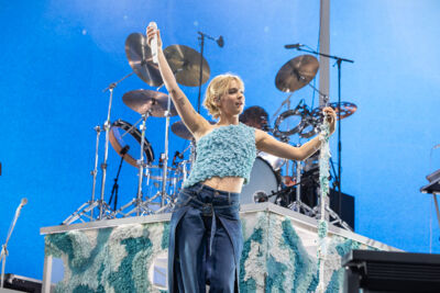 Pommelien Thijs @ Beach Festival Nieuwpoort 2025, picture 25, photographed by Marc Verdonck - FrontView Magazine