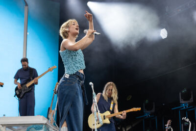 Pommelien Thijs @ Beach Festival Nieuwpoort 2025, picture 29, photographed by Marc Verdonck - FrontView Magazine