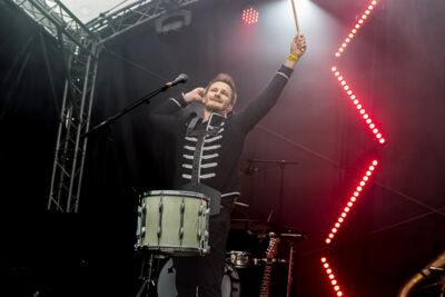 Zinger @ Beach Festival Nieuwpoort 2025, picture 1, photographed by Marc Verdonck - FrontView Magazine