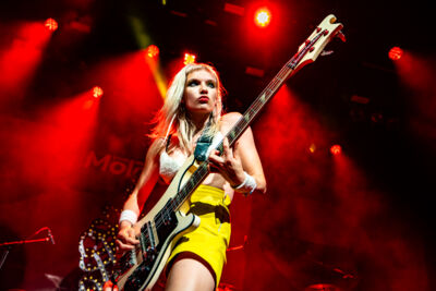 The Molotovs @ Effenaar, picture 6, photographed by Dorien Goetschalckx - FrontView Magazine