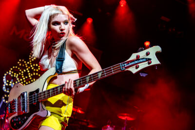 The Molotovs @ Effenaar, picture 14, photographed by Dorien Goetschalckx - FrontView Magazine