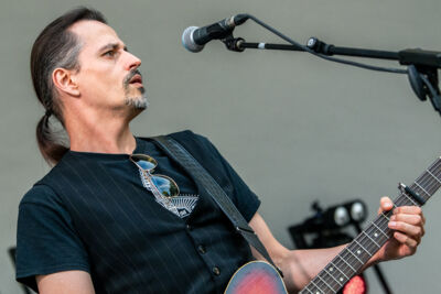 Guy Swinnen Band @ Parkies Maasmechelen, picture 3, photographed by Anoek Houben - FrontView Magazine