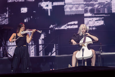 Clean Bandit @ Lokerse Feesten, foto 7, foto's door Peter Smet - FrontView Magazine