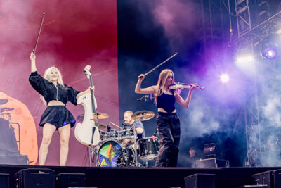 Clean Bandit @ Lokerse Feesten, foto 14, foto's door Peter Smet - FrontView Magazine