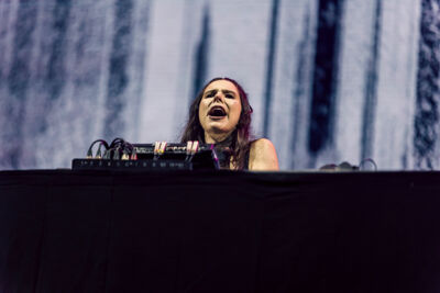 Amber Broos @ Lokerse Feesten, picture 3, photographed by Peter Smet - FrontView Magazine