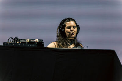 Amber Broos @ Lokerse Feesten, picture 4, photographed by Peter Smet - FrontView Magazine