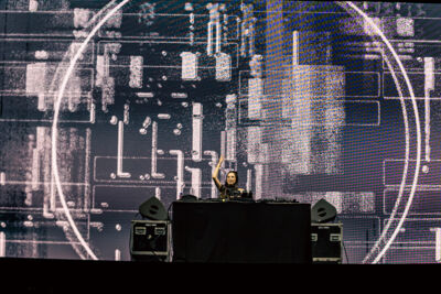 Amber Broos @ Lokerse Feesten, picture 7, photographed by Peter Smet - FrontView Magazine