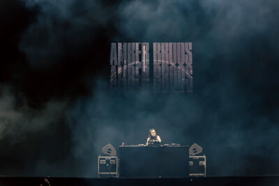 Amber Broos @ Lokerse Feesten, picture 8, photographed by Peter Smet - FrontView Magazine