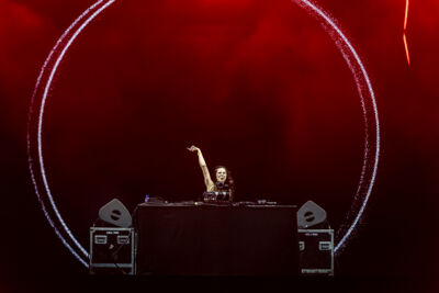 Amber Broos @ Lokerse Feesten, picture 10, photographed by Peter Smet - FrontView Magazine