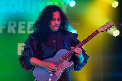 Deerhoof @ AFF, foto 14, foto's door Anoek Houben - FrontView Magazine