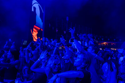 Bicep Present Chroma @ Lokerse Feesten, picture 5, photographed by Bart Janssens - FrontView Magazine