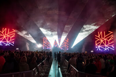 Bicep Present Chroma @ Lokerse Feesten, picture 10, photographed by Bart Janssens - FrontView Magazine