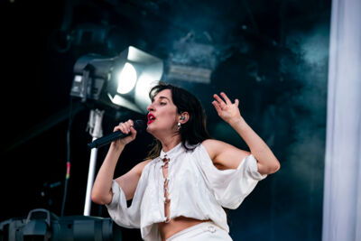 Eefje De Visser @ Lokerse Feesten, picture 19, photographed by Bart Janssens - FrontView Magazine