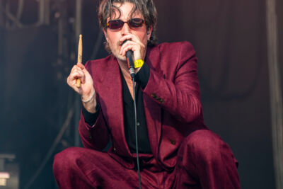J. Bernardt @ Lokerse Feesten, picture 13, photographed by Bart Janssens - FrontView Magazine