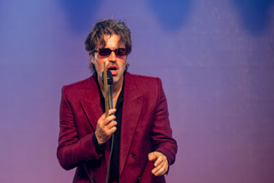 J. Bernardt @ Lokerse Feesten, picture 16, photographed by Bart Janssens - FrontView Magazine