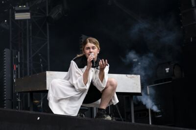 Zaho De Sagazan @ Lokerse Feesten, picture 3, photographed by Sandra Van Watermeulen - FrontView Magazine