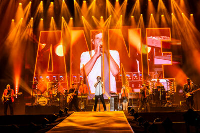 Clouseau @ Lokerse Feesten, picture 3, photographed by Edwin Houdevelt - FrontView Magazine