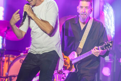 Clouseau @ Lokerse Feesten, picture 15, photographed by Edwin Houdevelt - FrontView Magazine