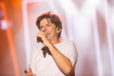 Clouseau @ Lokerse Feesten, picture 23, photographed by Edwin Houdevelt - FrontView Magazine