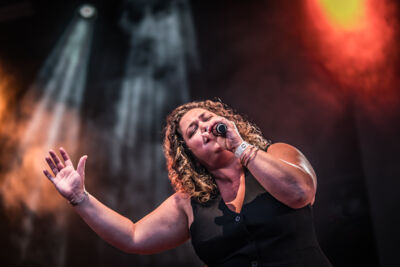 Con Mucho Gusto @ Fonnefeesten 2025, foto 5, foto's door Danny Wagemans - FrontView Magazine