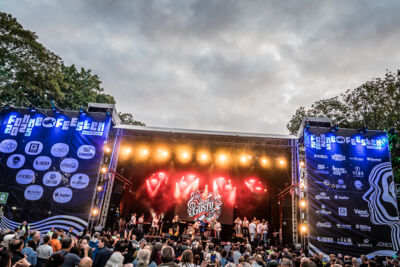 Con Mucho Gusto @ Fonnefeesten 2025, foto 7, foto's door Danny Wagemans - FrontView Magazine