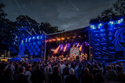 Con Mucho Gusto @ Fonnefeesten 2025, foto 18, foto's door Danny Wagemans - FrontView Magazine
