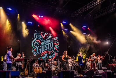 Con Mucho Gusto @ Fonnefeesten 2025, foto 20, foto's door Danny Wagemans - FrontView Magazine