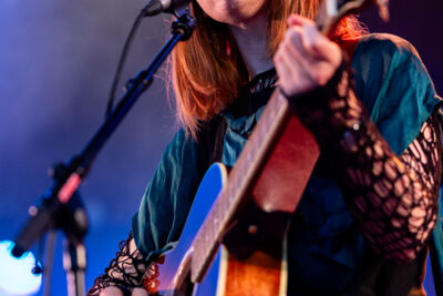 Cassandra Jenkins @ OLT, picture 7, photographed by Bruno Holvoet - FrontView Magazine
