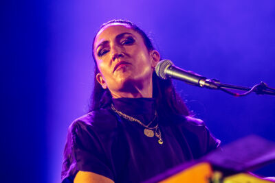 Joan As Police Woman @ OLT, foto 1, foto's door Bruno Holvoet - FrontView Magazine