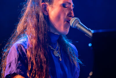 Joan As Police Woman @ OLT, foto 4, foto's door Bruno Holvoet - FrontView Magazine