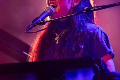 Joan As Police Woman @ OLT, foto 10, foto's door Bruno Holvoet - FrontView Magazine