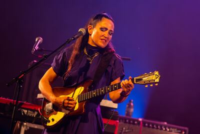 Joan As Police Woman @ OLT, foto 21, foto's door Bruno Holvoet - FrontView Magazine