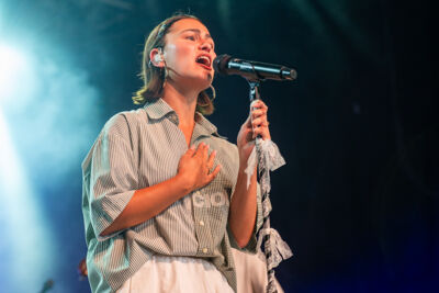 Luna @ Rijvers Festival 2025, picture 5, photographed by Dimitri Vanlommel - FrontView Magazine