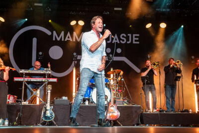 Mama's Jasje @ Rijvers Festival 2025, picture 4, photographed by Dimitri Vanlommel - FrontView Magazine