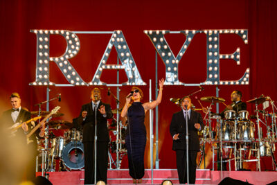 Raye @ Lowlands, picture 2, photographed by Anoek Houben - FrontView Magazine