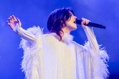 Sylvie Kreusch @ Lowlands, picture 3, photographed by Anoek Houben - FrontView Magazine