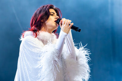 Sylvie Kreusch @ Lowlands, picture 6, photographed by Anoek Houben - FrontView Magazine