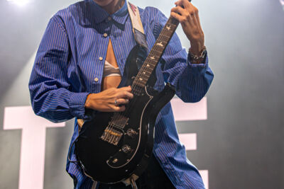 The Beaches @ Lowlands, picture 5, photographed by Anoek Houben - FrontView Magazine