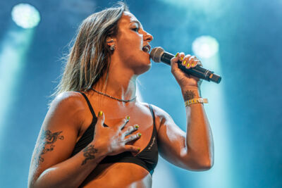 The Beaches @ Lowlands, picture 15, photographed by Anoek Houben - FrontView Magazine