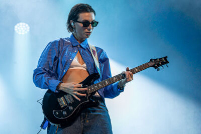 The Beaches @ Lowlands, picture 18, photographed by Anoek Houben - FrontView Magazine