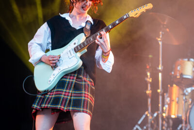 Kids With Buns @ Rijvers Festival 2025, picture 2, photographed by Youri Vanlommel - FrontView Magazine