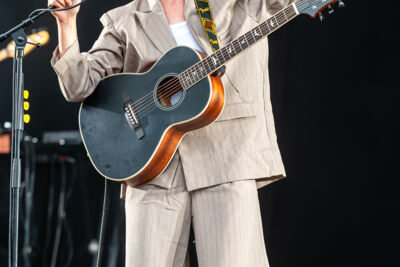 Kids With Buns @ Rijvers Festival 2025, picture 4, photographed by Youri Vanlommel - FrontView Magazine