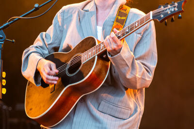 Kids With Buns @ Rijvers Festival 2025, picture 5, photographed by Youri Vanlommel - FrontView Magazine