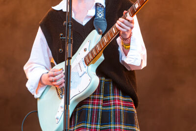 Kids With Buns @ Rijvers Festival 2025, picture 6, photographed by Youri Vanlommel - FrontView Magazine